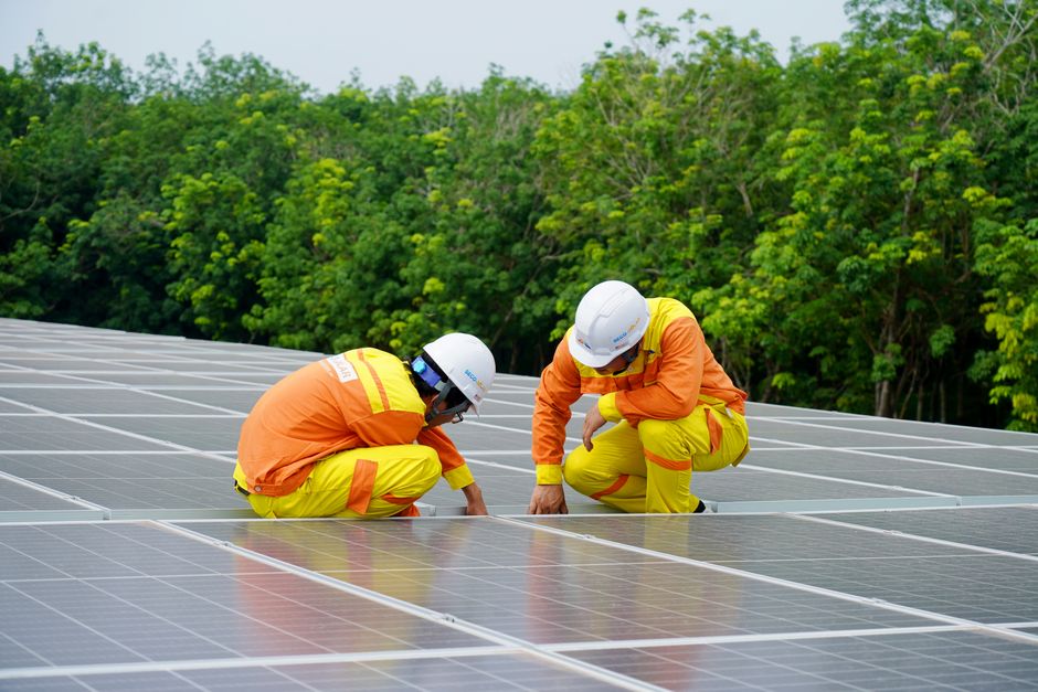 Office space using green energy lighting. Office space using green energy lighting.